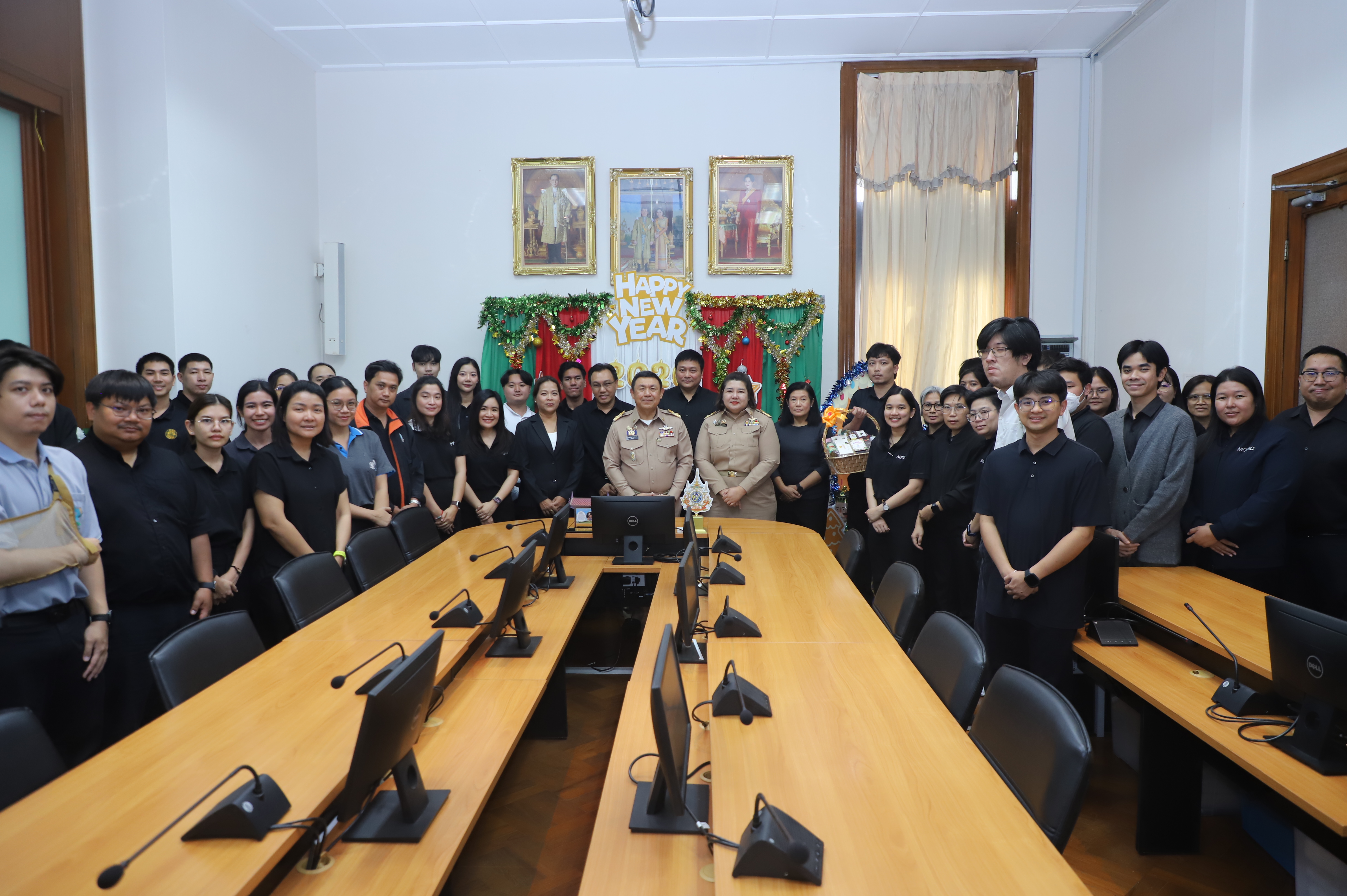 title - ส.ป.ก. ร่วมกัน สวัสดีปีใหม่ ผู้บริหารสำนักงานการปฏิรูปที่ดินเพื่อเกษตรกรรม พร้อมรับพรต้อนรับปีใหม่ 2569